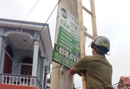 Công an xã Vĩnh Am: Bóc gỡ hơn 600 biển quảng cáo tín dụng đen